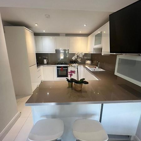 Zenobia London Luxury Apartments Финчли Екстериор снимка