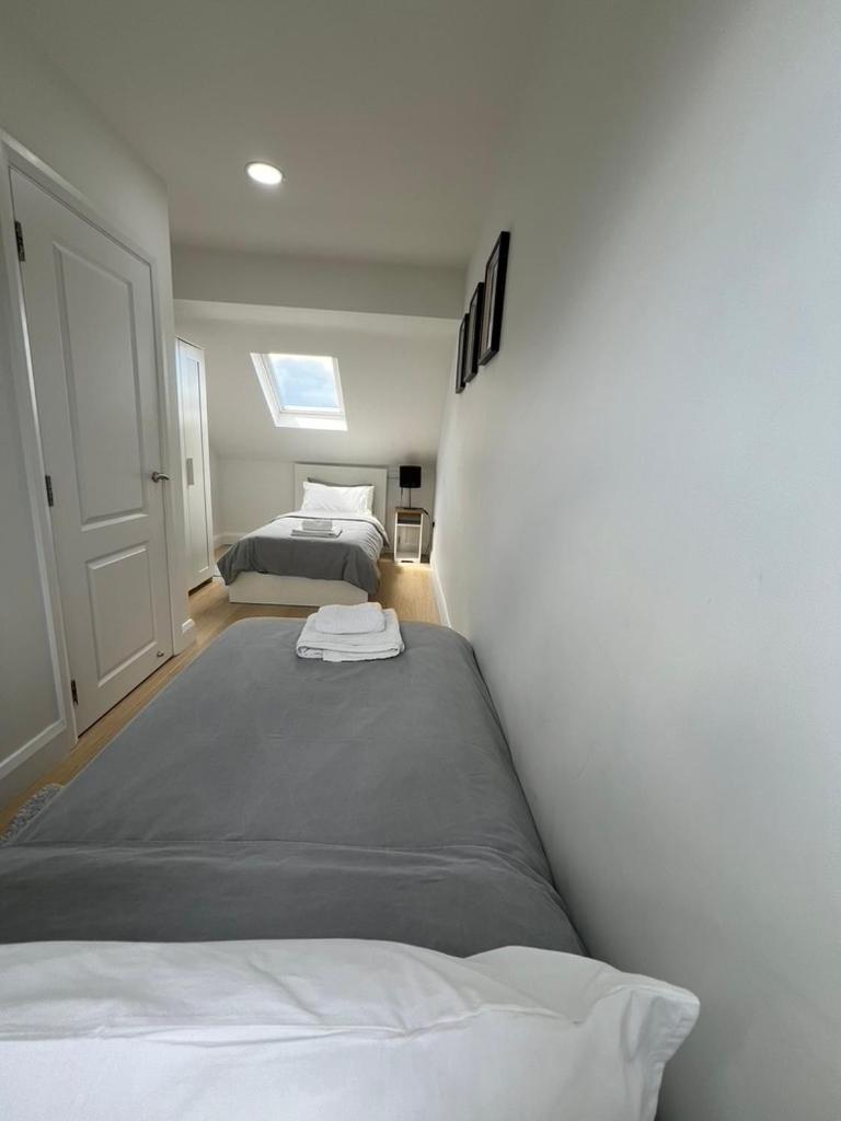 Zenobia London Luxury Apartments Финчли Екстериор снимка