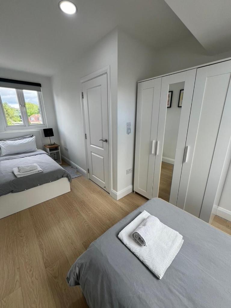 Zenobia London Luxury Apartments Финчли Екстериор снимка