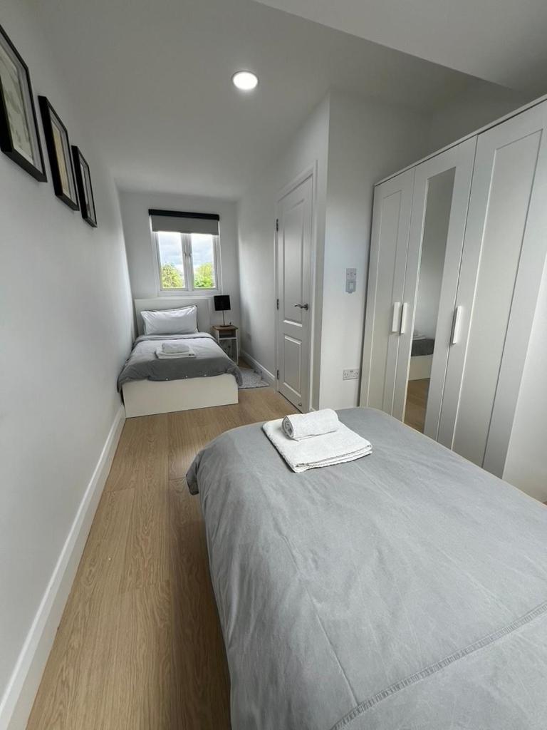 Zenobia London Luxury Apartments Финчли Екстериор снимка
