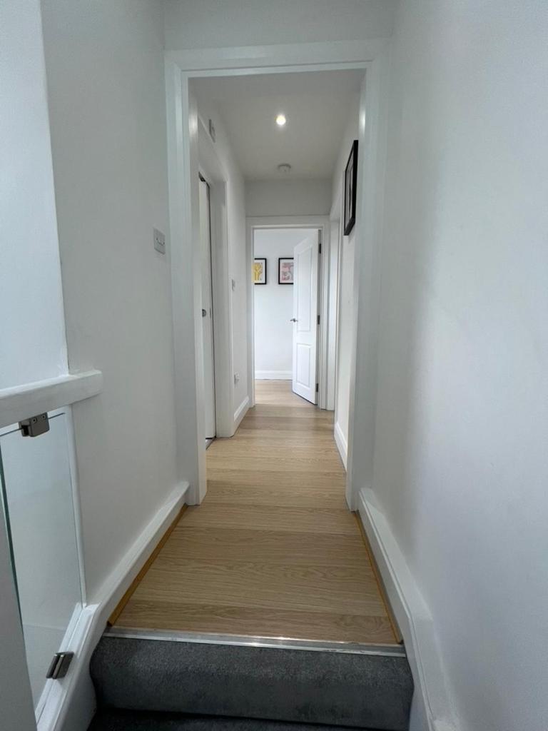 Zenobia London Luxury Apartments Финчли Екстериор снимка