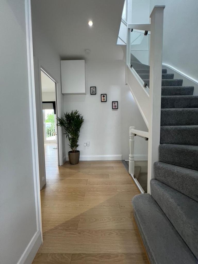 Zenobia London Luxury Apartments Финчли Екстериор снимка