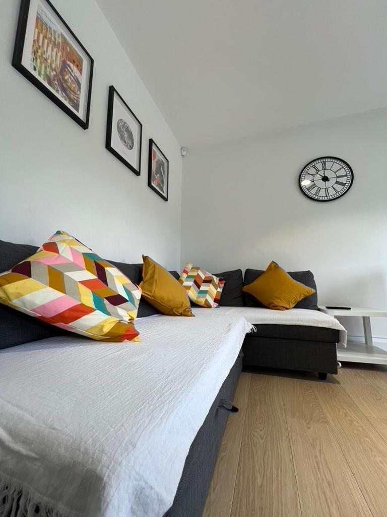 Zenobia London Luxury Apartments Финчли Екстериор снимка