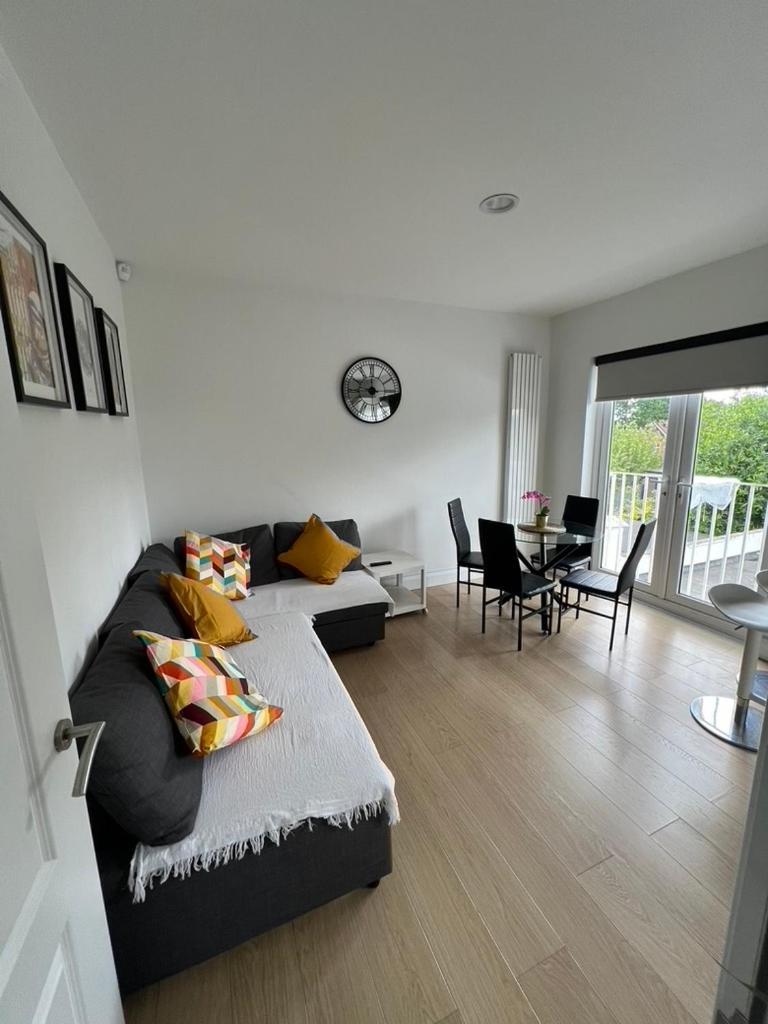 Zenobia London Luxury Apartments Финчли Екстериор снимка