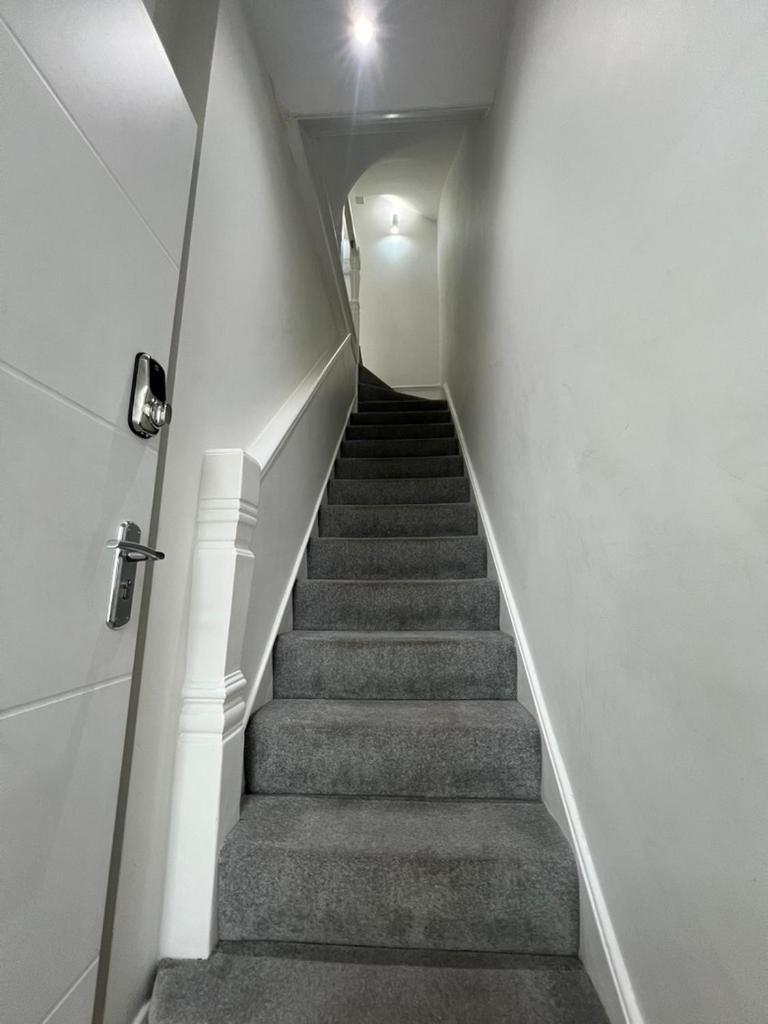 Zenobia London Luxury Apartments Финчли Екстериор снимка