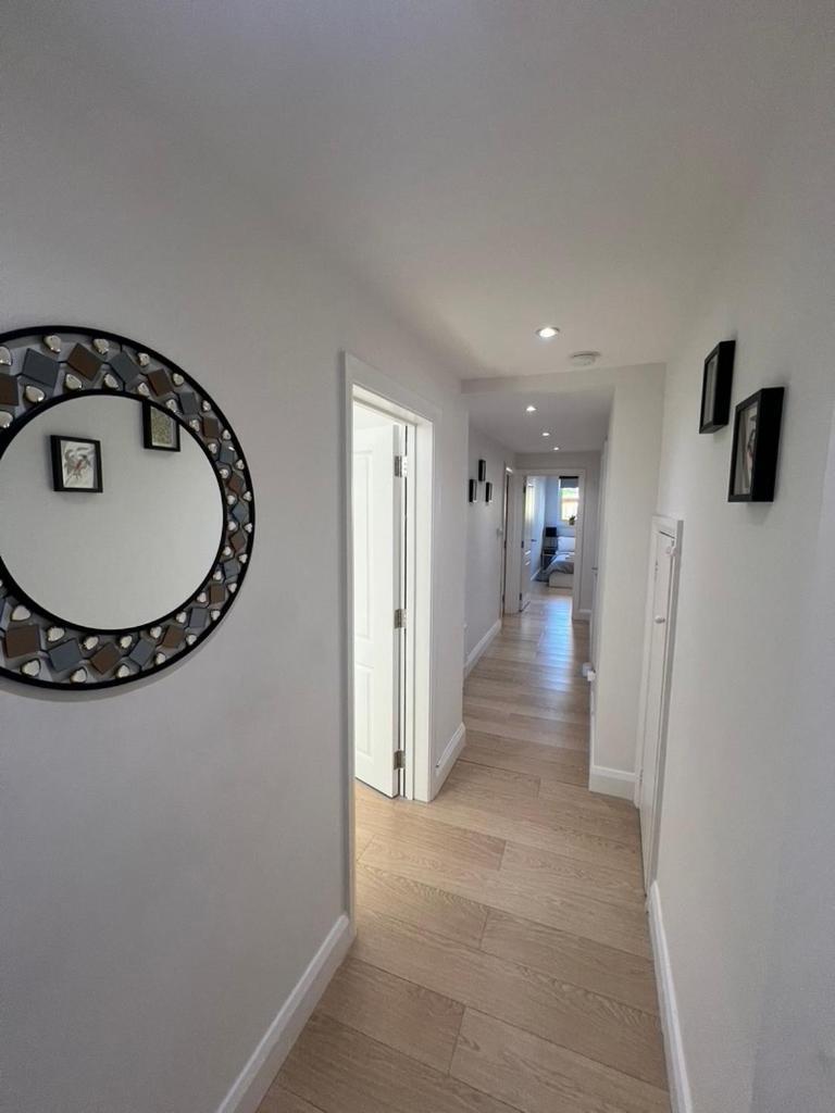 Zenobia London Luxury Apartments Финчли Екстериор снимка