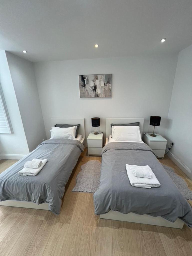 Zenobia London Luxury Apartments Финчли Екстериор снимка