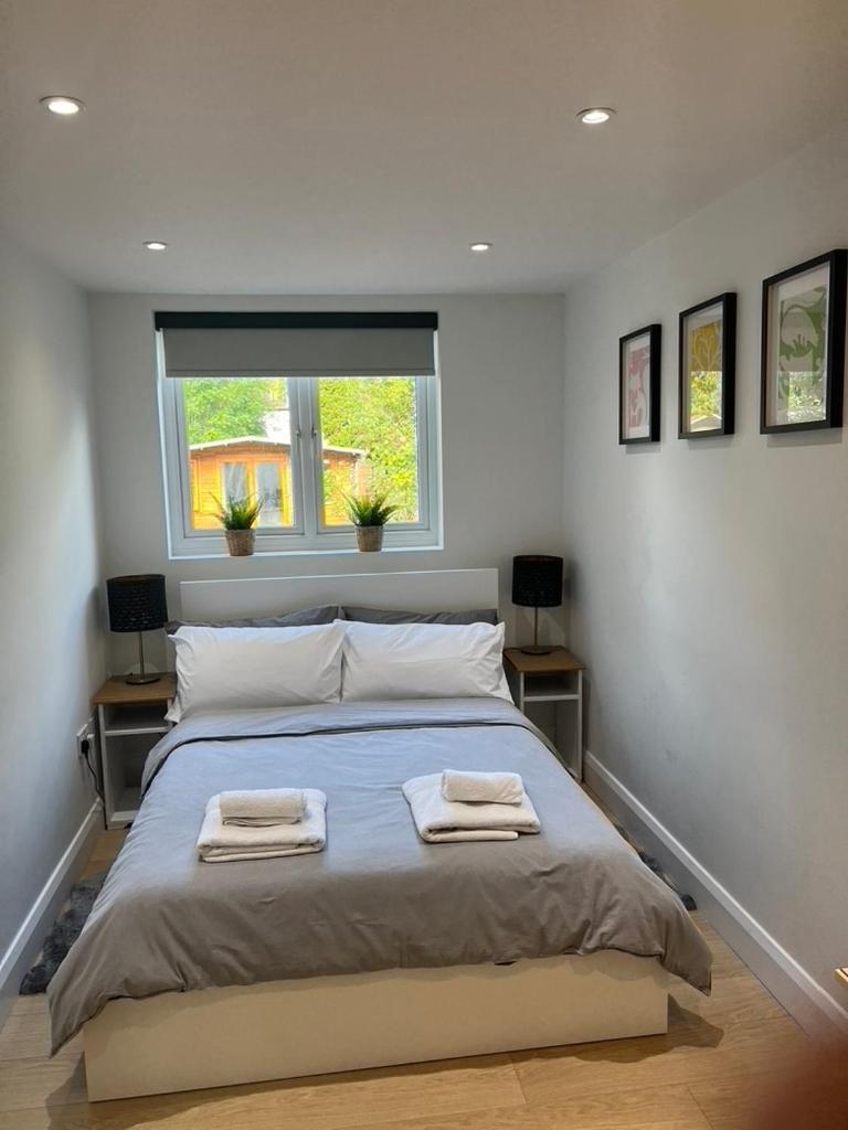 Zenobia London Luxury Apartments Финчли Екстериор снимка