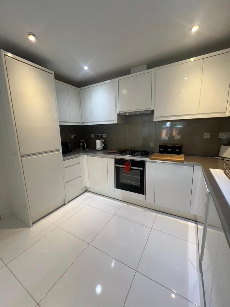 Zenobia London Luxury Apartments Финчли Екстериор снимка