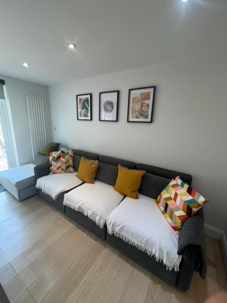 Zenobia London Luxury Apartments Финчли Екстериор снимка